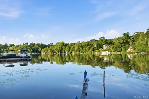 100 Dunderberg Rd, Putnam Valley, NY, 10579-2111 | Card Image