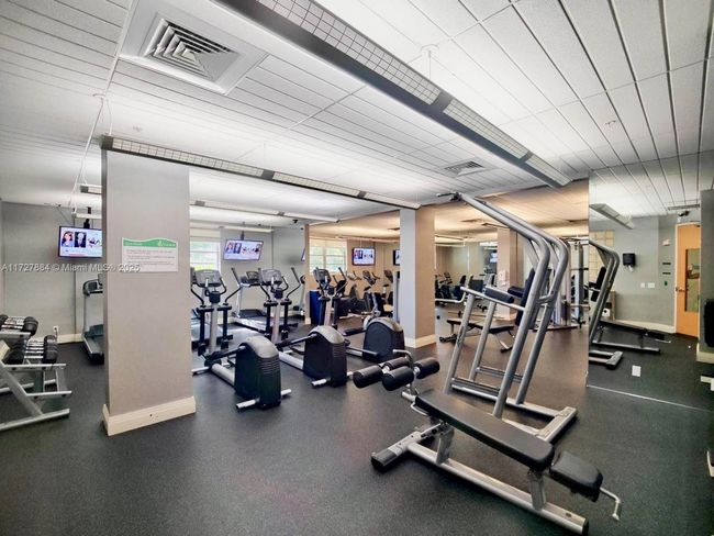 APT-2W - 3801 S Ocean Dr, Condo with 2 bedrooms, 2 bathrooms and null parking in Hollywood FL | Image 21