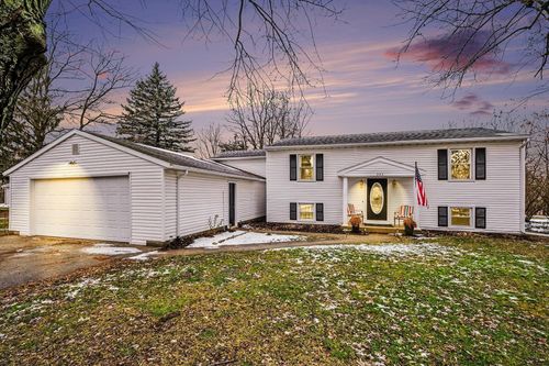 582 W Tuttle Rd, Ionia, MI, 48846-9495 | Card Image