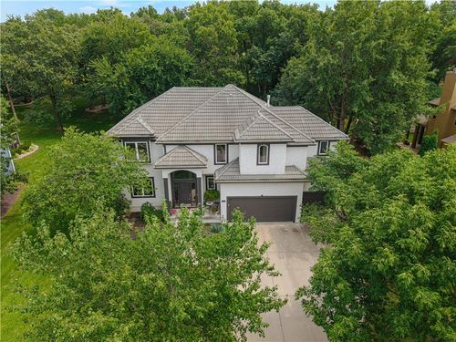 9129 Redbud Ln, Lenexa, KS, 66220-3440 | Card Image