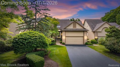 4860 Lagoons Cir, West Bloomfield, MI, 48323-2044 | Card Image