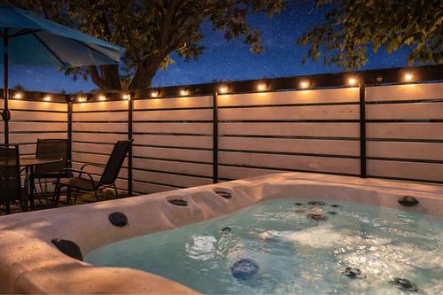 335 W Burbank St, Fredericksburg, TX, 78624-3356 | Card Image