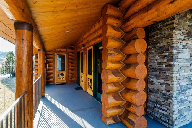 Main level deck. | Image 95