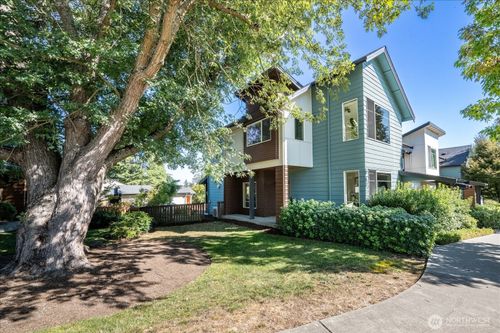 3016 S Adams St, Seattle, WA, 98108-4996 | Card Image