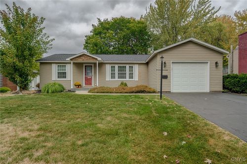 4945 Trivet Dr S, Liverpool, NY, 13088-5815 | Card Image