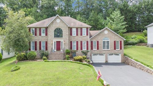 2156 Stone Mill Dr, Salem, VA, 24153-4667 | Card Image
