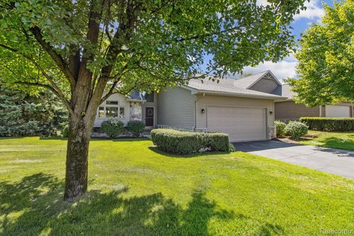 935 Mildred J Ct, Brighton, MI, 48116-3798 | Card Image
