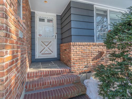 856 Glen Cove Avenue, Oyster Bay, NY, 11545 | Card Image