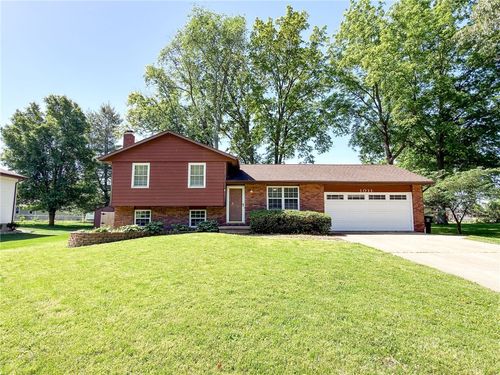 1011 Oakridge Dr, Effingham, IL, 62401 | Card Image