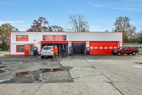 16560 Harper Ave, Detroit, MI, 48224-1962 | Card Image
