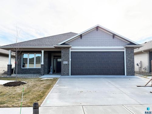 8105 W 24th St Street, Sioux Falls, SD, 57106 | Card Image