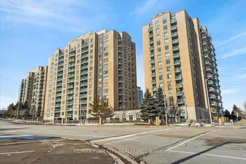 409-23 Oneida Cres, Richmond Hill, ON, L4B0A2 | Card Image