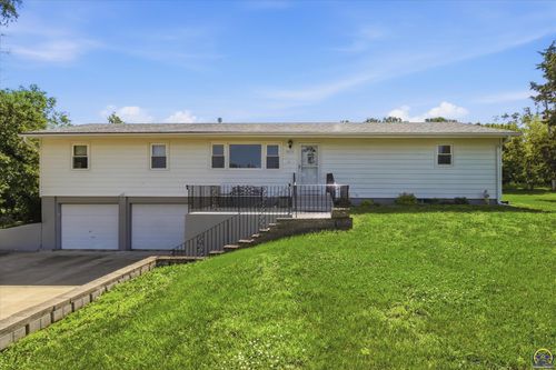 5622 Ne Indian Creek Rd, Topeka, KS, 66617-1635 | Card Image