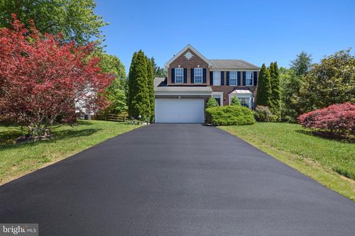 438 Sawgrass Dr, CHARLES TOWN, WV, 25414-5956 | Card Image