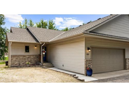 613 Temple St, Alexandria, MN, 56308-2070 | Card Image