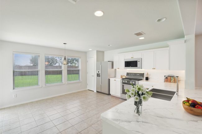 Open concept kitchen - remodel digitally staged | Image 4