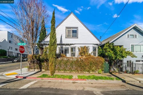 1302 E 19th St, Oakland, CA, 94606-3939 | Card Image