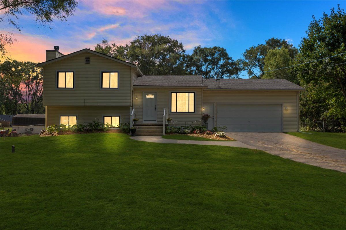 Clintonville Rd, Clarkston, MI 48346