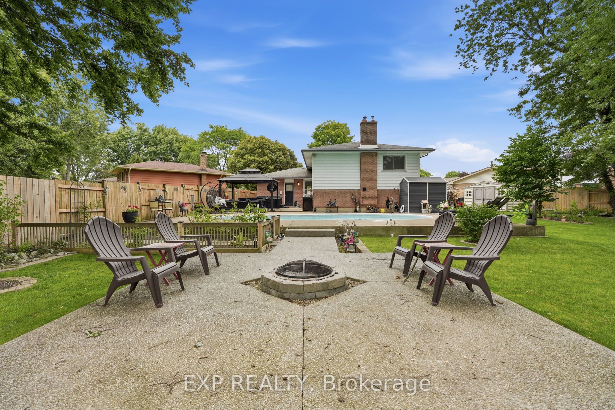 Residential in Welland 5