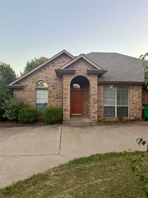 106 Wellington Ct, Waxahachie, TX, 75165-5728 | Card Image