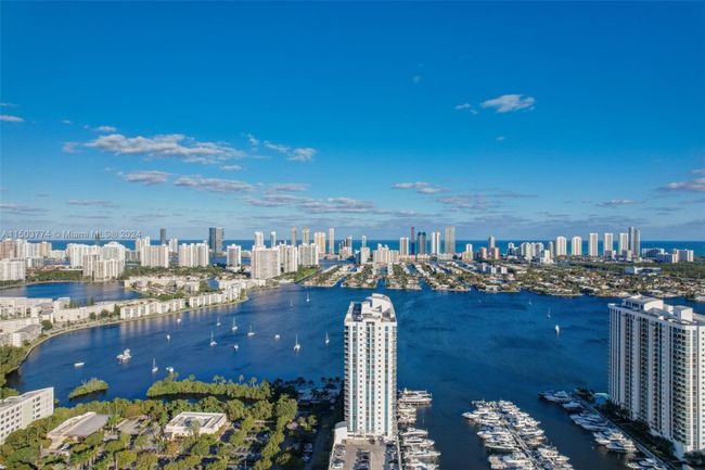 909 - 17301 Biscayne Blvd, Condo with 3 bedrooms, 3 bathrooms and null parking in North Miami Beach FL | Image 49