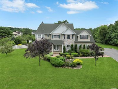 56 Deer Lane, House other with 5 bedrooms, 2 bathrooms and null parking in Manorville NY | Image 2