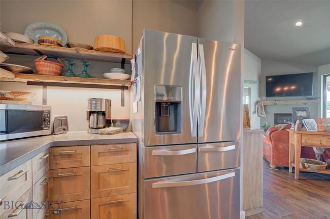 11762 Gooch Hill Rd, House other with 3 bedrooms, 3 bathrooms and null parking in Gallatin Gateway MT | Image 9
