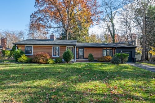 7 Oak Tree Ln, Little Falls, NJ, 07424-2314 | Card Image