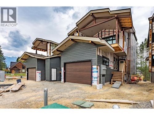 {{alt}} | Card Image