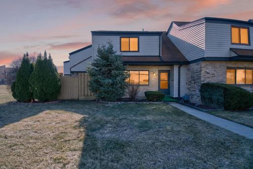 10150 W Kiehnau Avenue, MILWAUKEE, WI, 53224 | Card Image