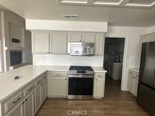 954 Calaveras St, Chowchilla, CA, 93610-2129 | Card Image