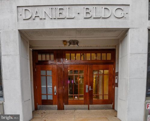 302-20 N 3rd St, PHILADELPHIA, PA, 19106-2127 | Card Image