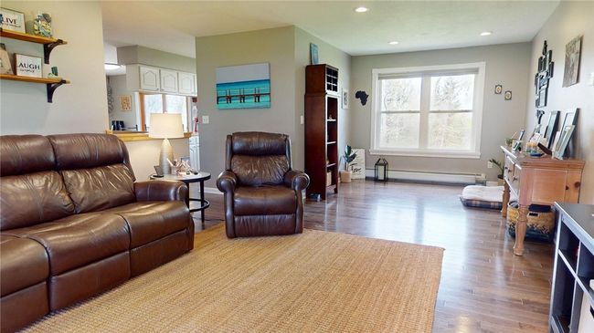 Living Room | Image 27