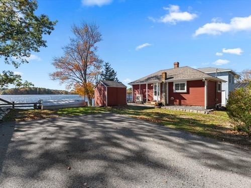 25 Ocean Ave, Halifax, MA, 02338-1326 | Card Image