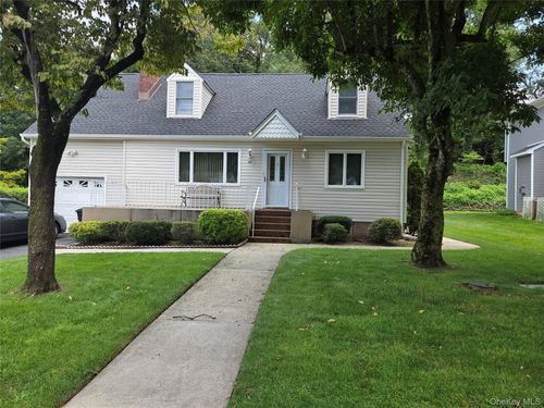 10 Irving Dr, Woodbury, NY, 11797-1300 | Card Image