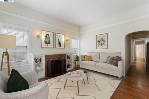 5484 Vicente Way, Oakland, CA, 94609-1934 | Card Image