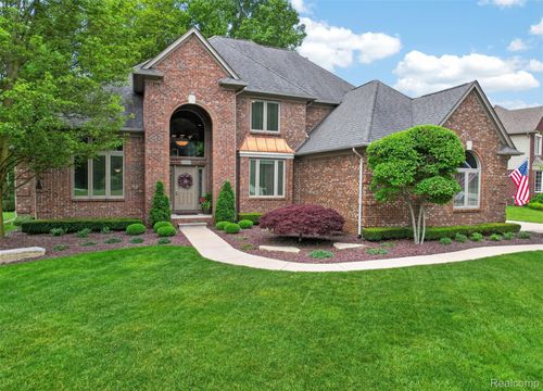 34380 Dante Dr, New Baltimore, MI, 48047-3284 | Card Image