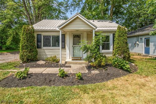 1120 Maple Ave, Madison, OH, 44057-1640 | Card Image