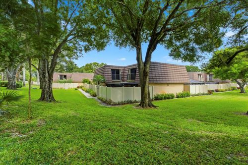 7511 75th Way, West Palm Beach, FL, 33407-6736 | Card Image