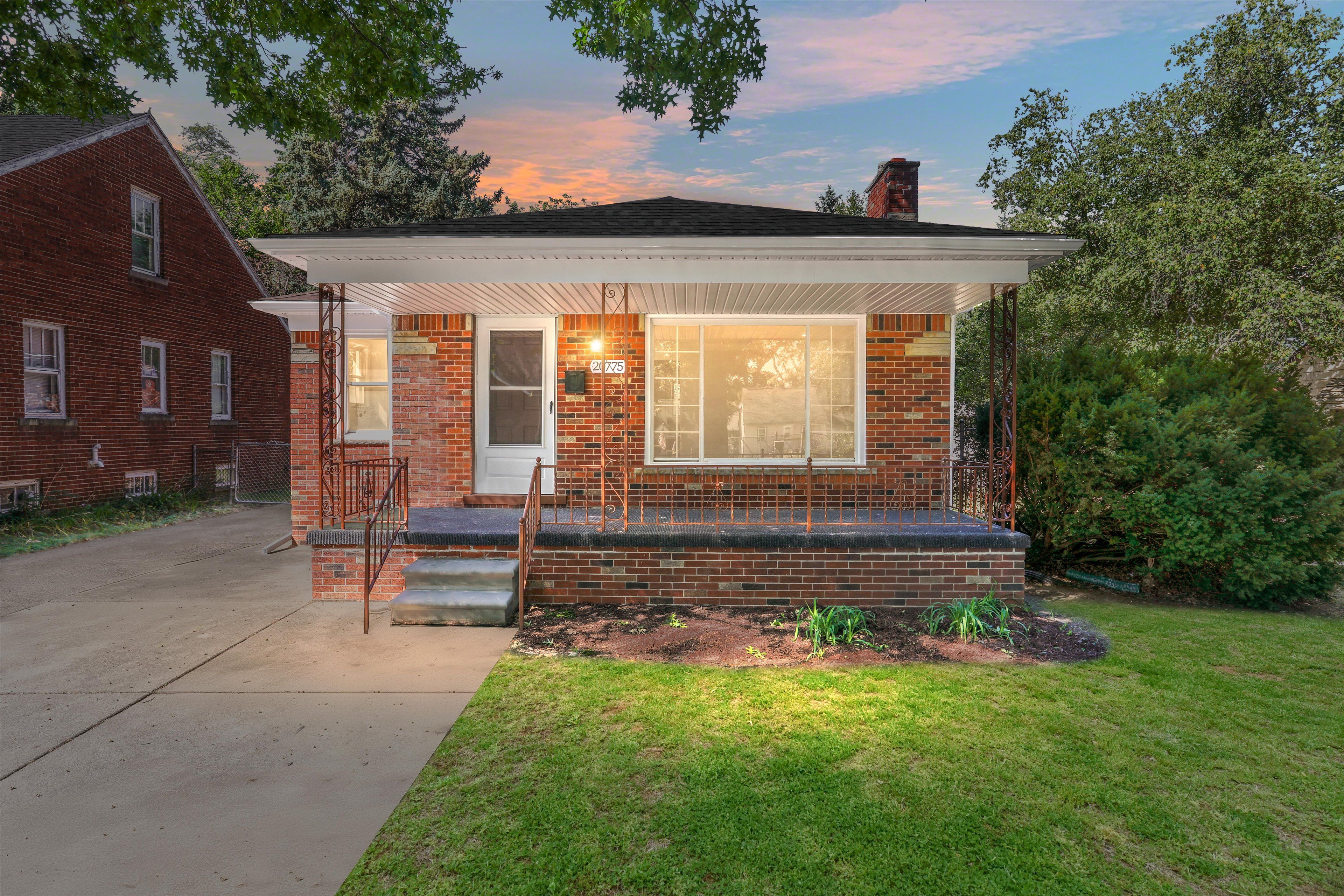 Cyman Ave, Warren, MI 48091