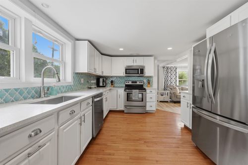 201 Walton Rd, Seabrook, NH, 03874-4522 | Card Image