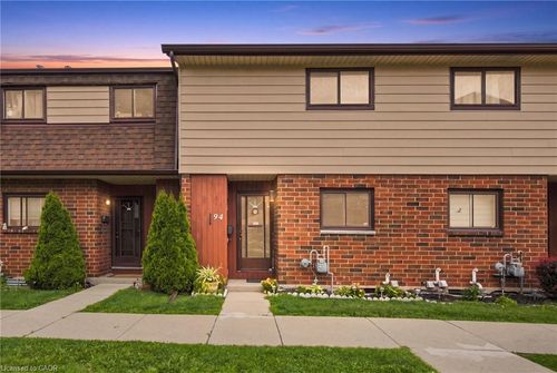 94-20 Glenvale Dr, Hamilton, ON, L9C5V4 | Card Image