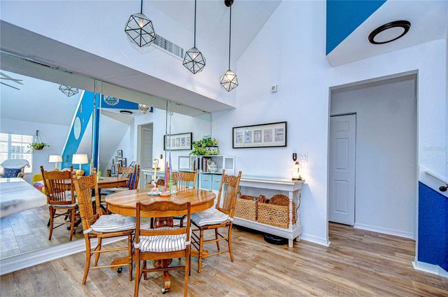 9304 Lake Chase Island Way, Condo with 3 bedrooms, 2 bathrooms and null parking in TAMPA FL | Image 9