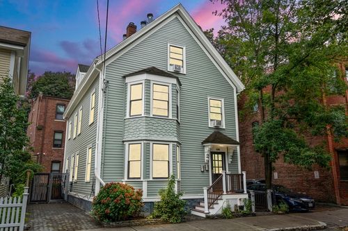 106 Brook St, Brookline, MA, 02445-6953 | Card Image