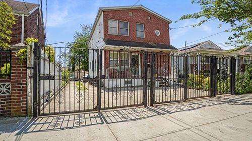 22906 113th Ave, Queens Village, NY, 11429-2717 | Card Image