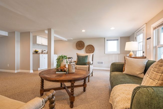 Walkout Basement | Image 32