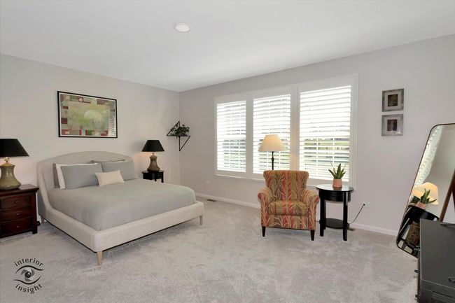 HUGE PRIMARY BEDROOM | Image 13