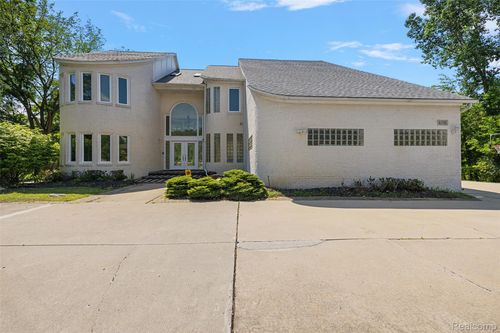 6358 Golden Ln, West Bloomfield, MI, 48322-3093 | Card Image