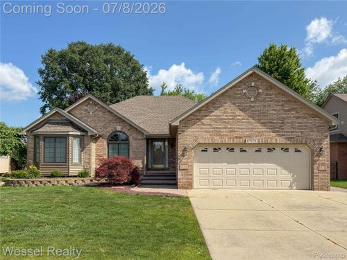17575 Rocco Dr, Macomb, MI, 48044-1692 | Card Image