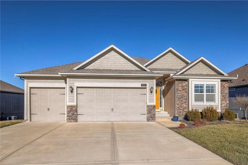 8118 Nw 90th Ter, Kansas City, MO, 64153-5102 | Card Image